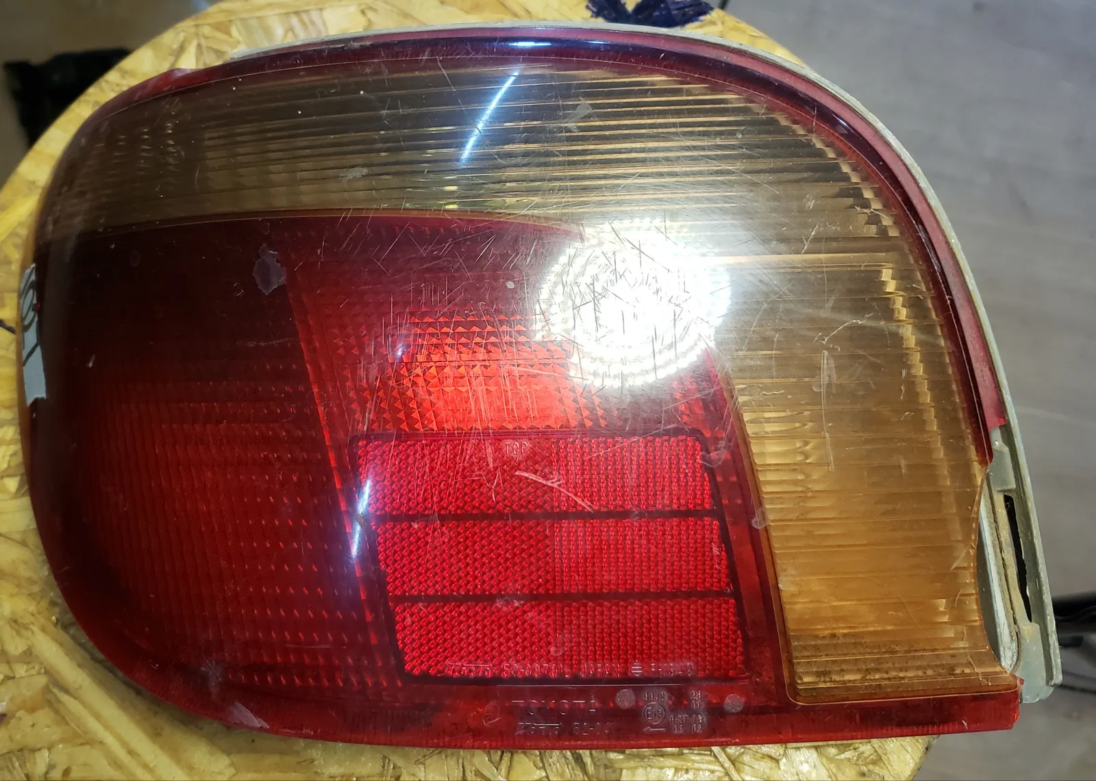 Faro Trasero Toyota Yaris 1999–2005 LH