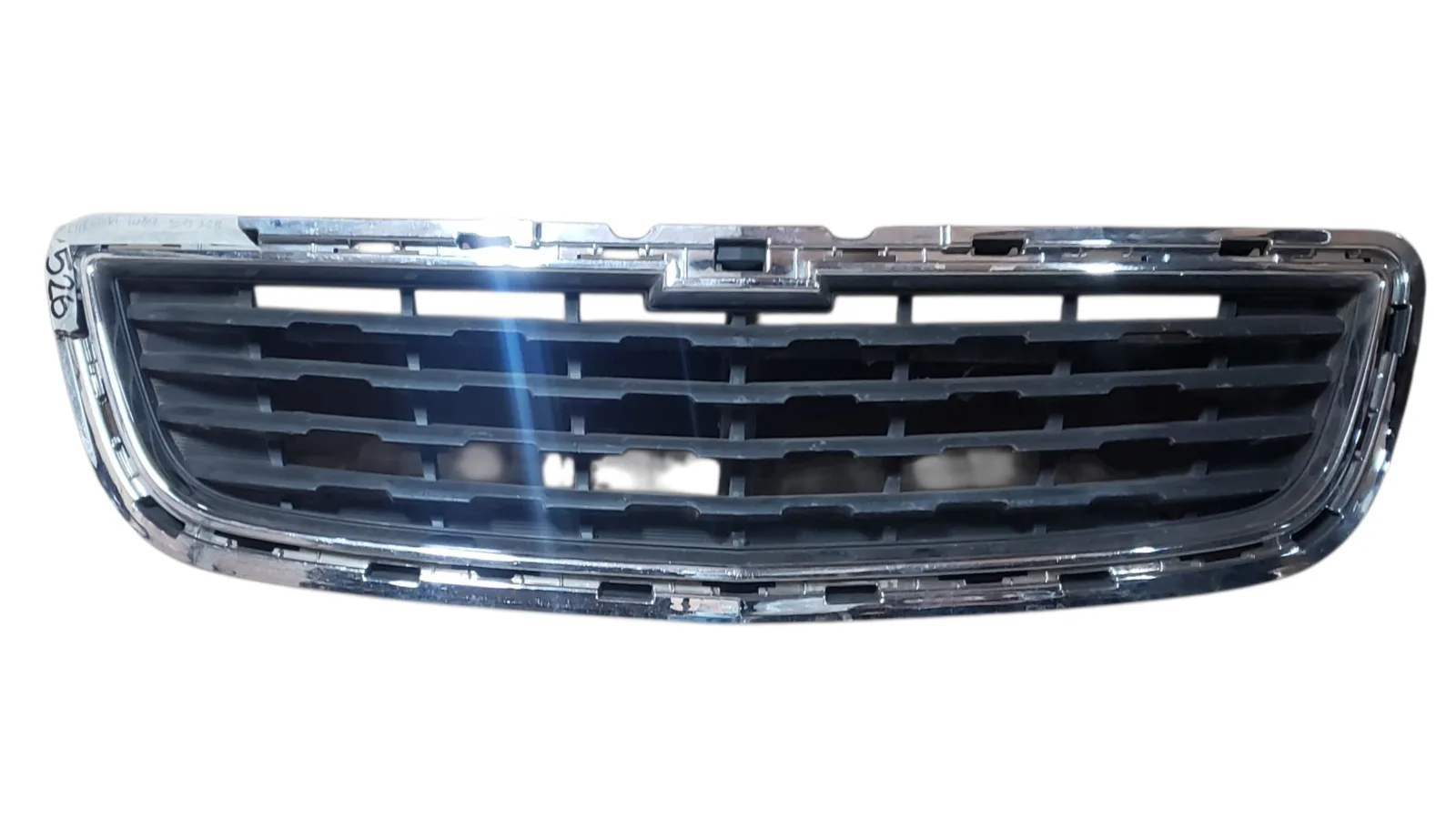 Rejilla Chevrolet Tracker 2013–2016 Frontal