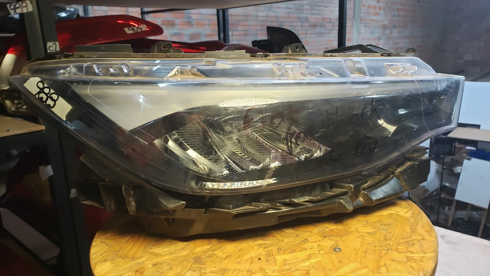 Faro Delantero Fiat Fastback 2025 RH