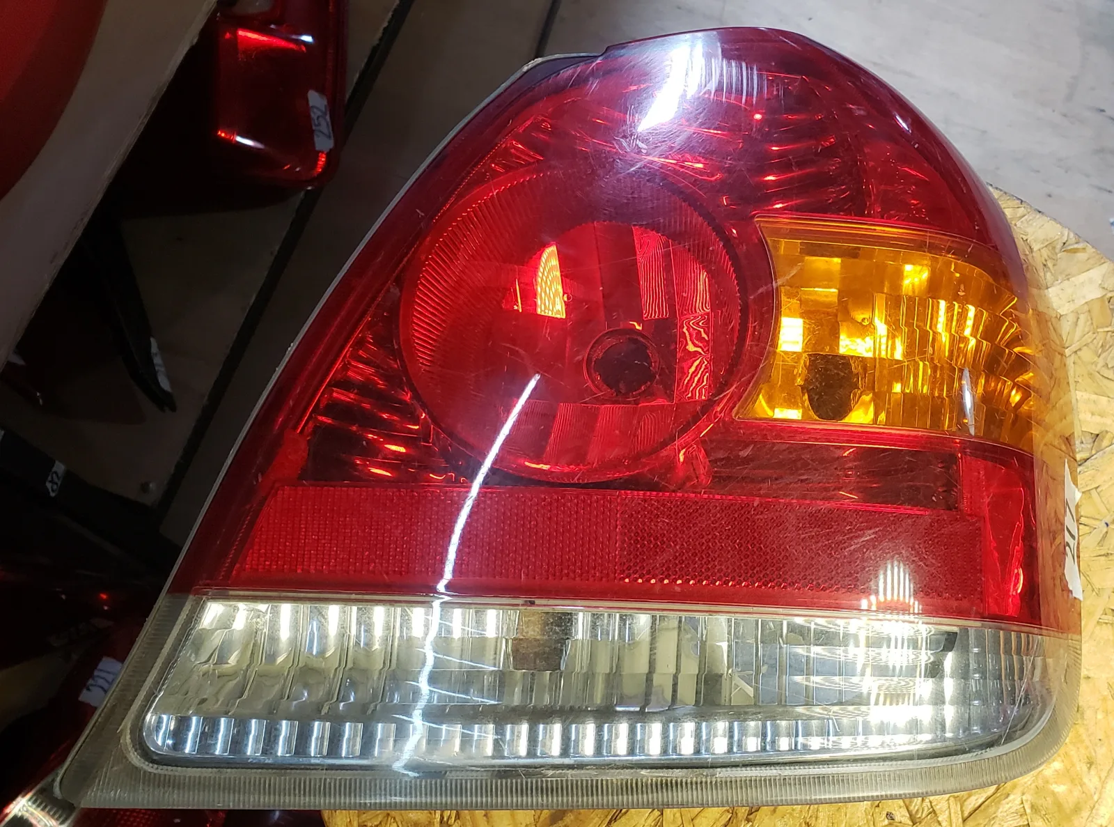Faro Trasero Toyota Echo, Platz 2003–2005 RH