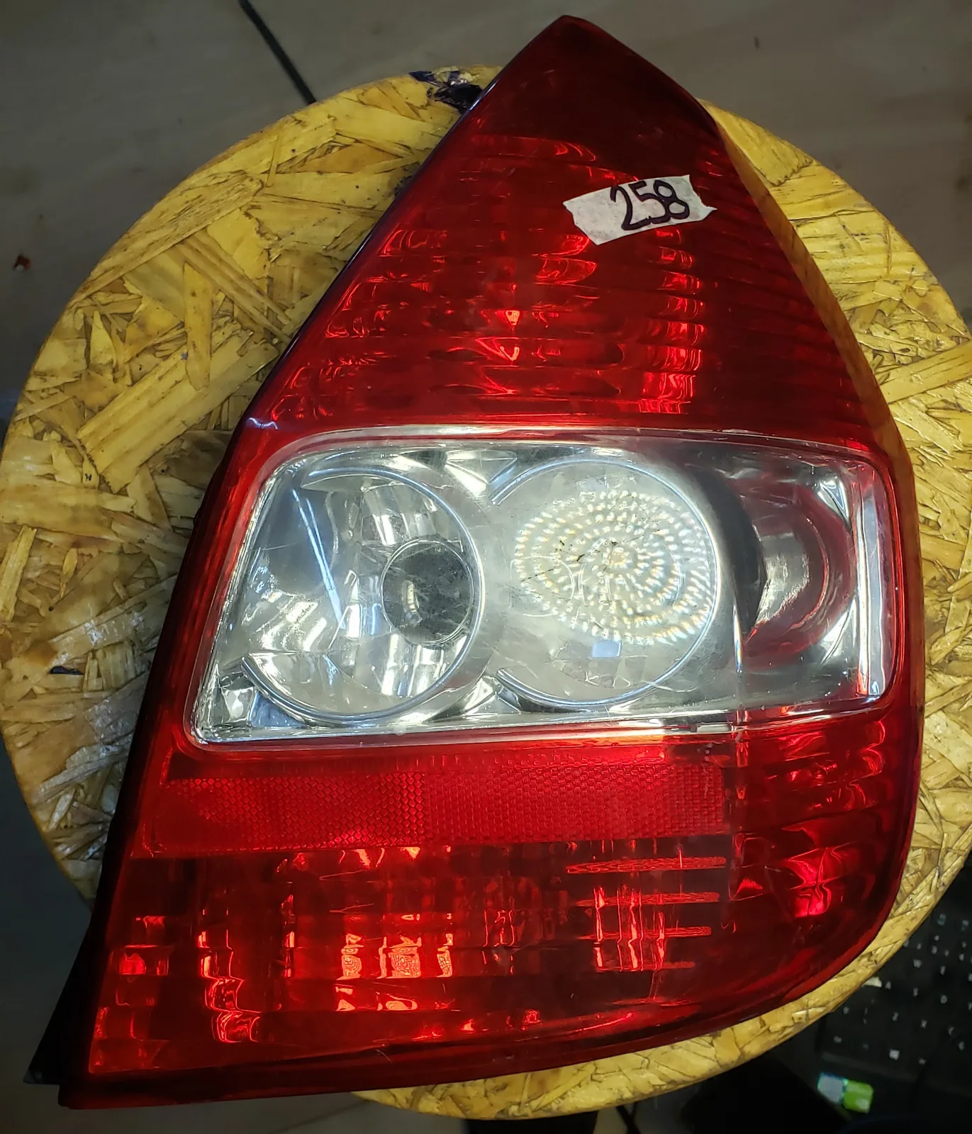 Faro Trasero Honda Fit 2003–2008 RH