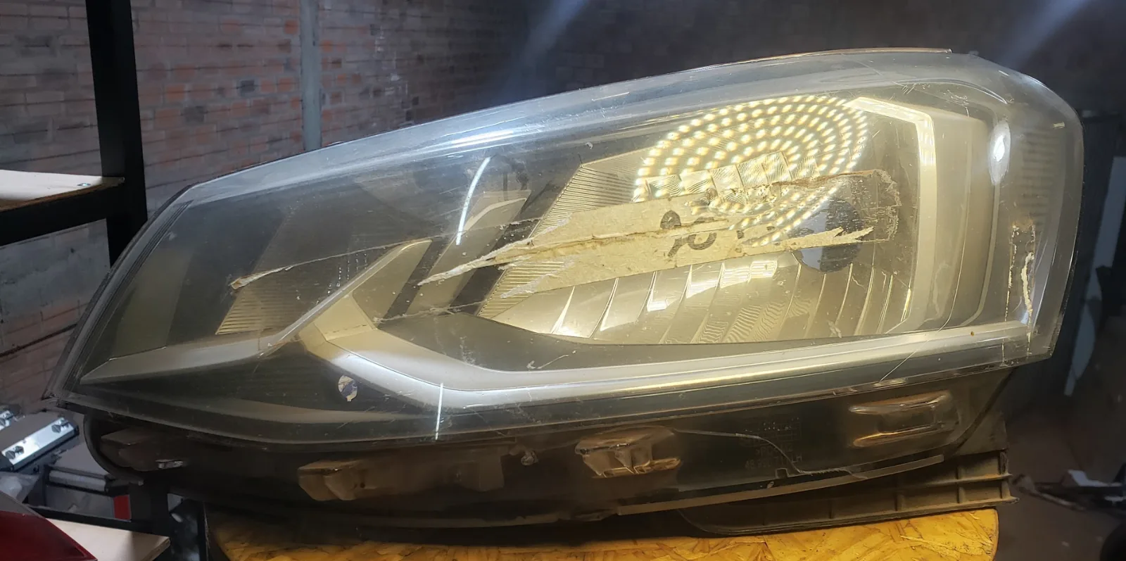 Faro Delantero VW Gol, Voyage 2016–2021 LH