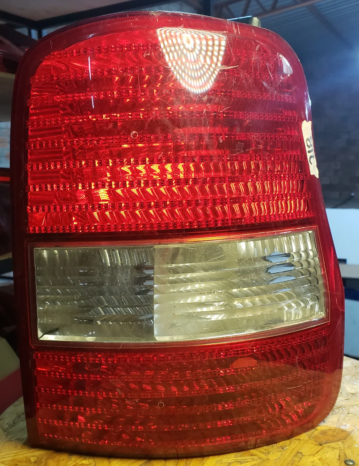 Faro Trasero Kia Carnival 2002–2006 RH