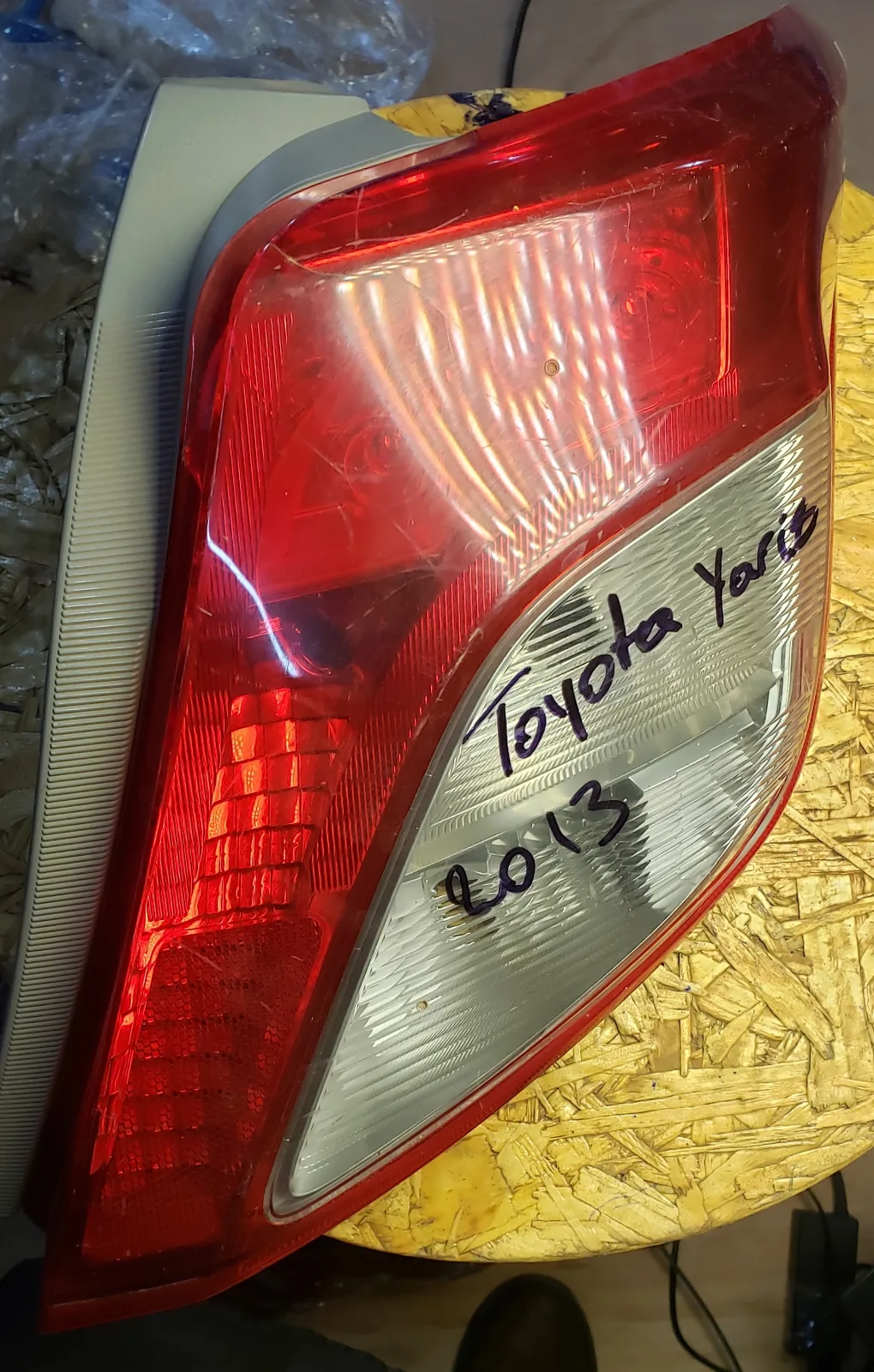 Faro Trasero Toyota Vitz, Yaris 2011–2014 RH
