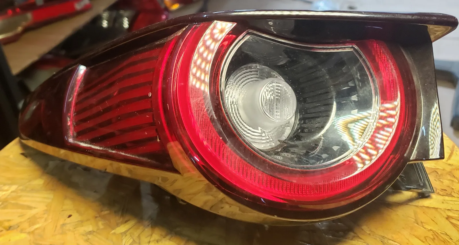 Faro Trasero Mazda CX-30 2020–2025 LH